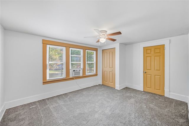 1039 N Keel Ridge Rd, Hermitage, PA 16148