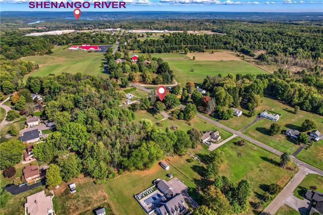 1039 N Keel Ridge Rd, Hermitage, PA 16148