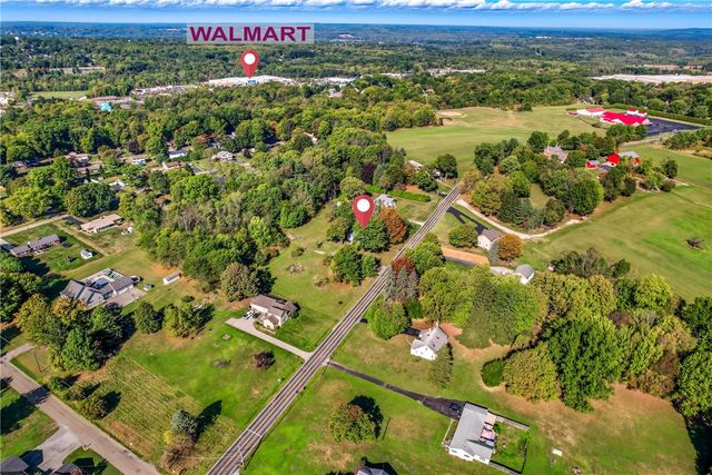 1039 N Keel Ridge Rd, Hermitage, PA 16148