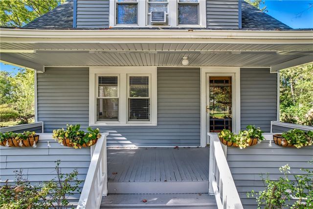 1039 N Keel Ridge Rd, Hermitage, PA 16148