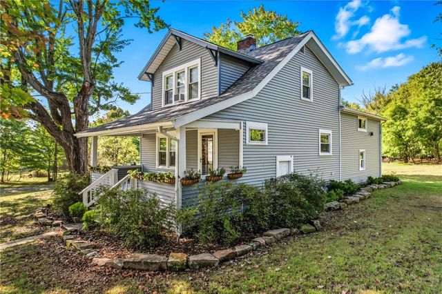 1039 N Keel Ridge Rd, Hermitage, PA 16148