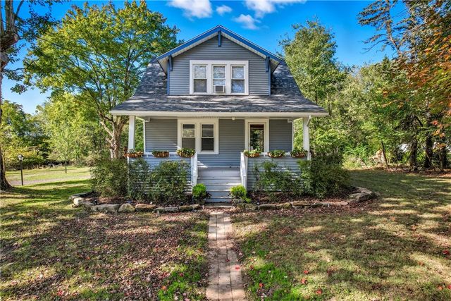 1039 N Keel Ridge Rd, Hermitage, PA 16148