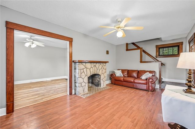 1039 N Keel Ridge Rd, Hermitage, PA 16148