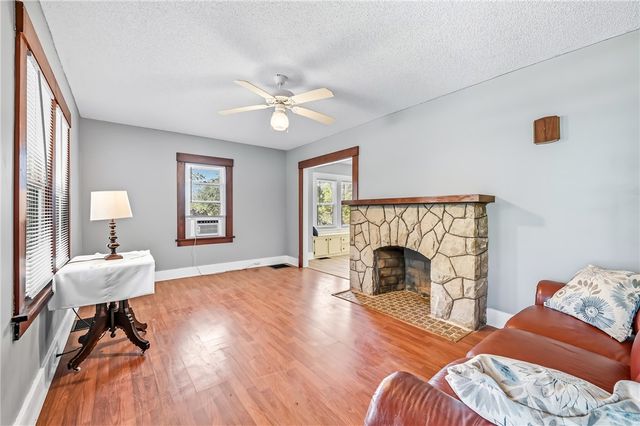 1039 N Keel Ridge Rd, Hermitage, PA 16148