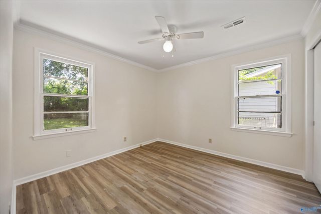 1703 Buena Vista Circle SE, Decatur, AL 35601