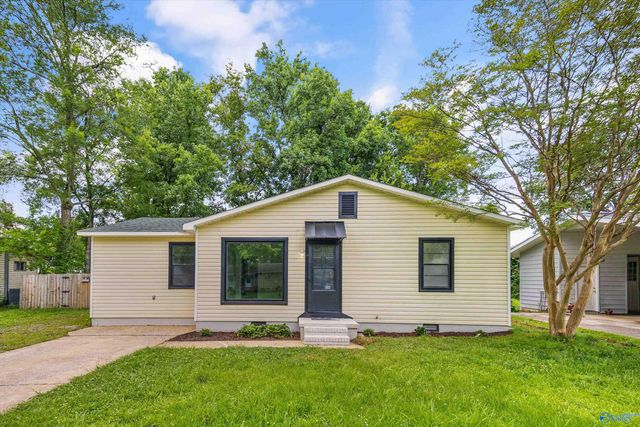 1703 Buena Vista Circle SE, Decatur, AL 35601