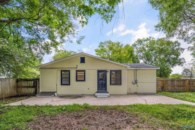 1703 Buena Vista Circle SE, Decatur, AL 35601