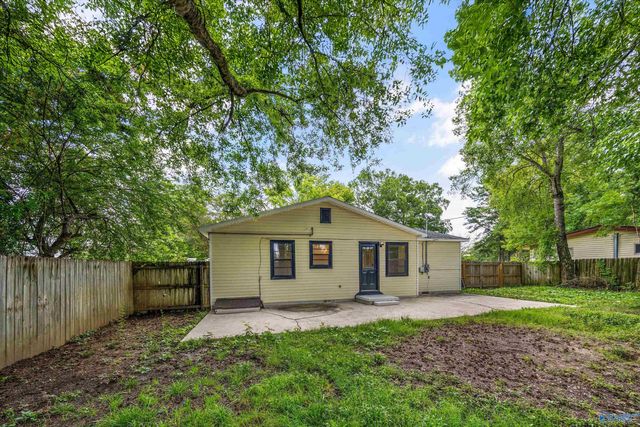 1703 Buena Vista Circle SE, Decatur, AL 35601