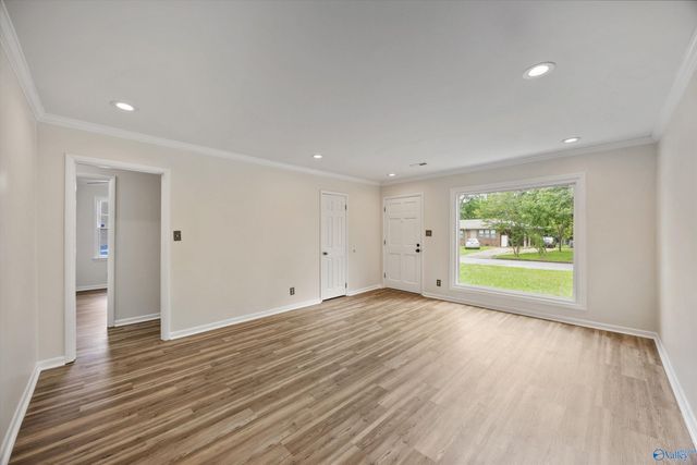 1703 Buena Vista Circle SE, Decatur, AL 35601