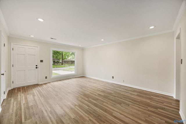1703 Buena Vista Circle SE, Decatur, AL 35601