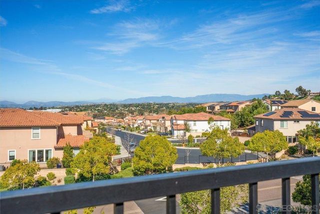 1517 Leonis Pl, Vista, CA 92083