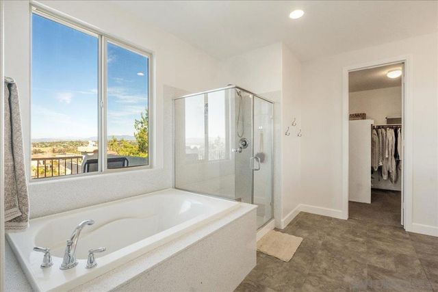 1517 Leonis Pl, Vista, CA 92083