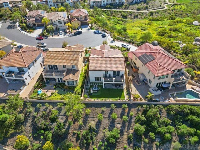 1517 Leonis Pl, Vista, CA 92083
