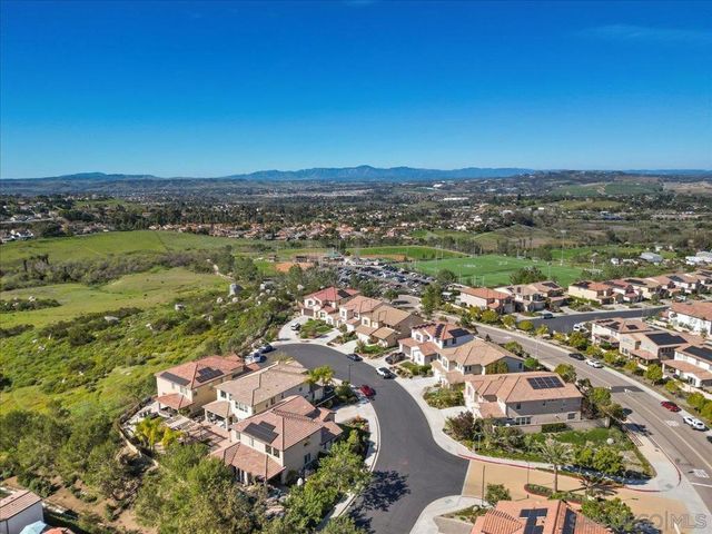 1517 Leonis Pl, Vista, CA 92083