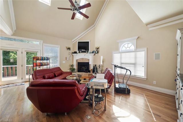 6007 Old Orchard Road, Kernersville, NC 27284