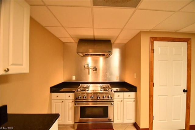 6007 Old Orchard Road, Kernersville, NC 27284