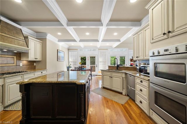 6007 Old Orchard Road, Kernersville, NC 27284
