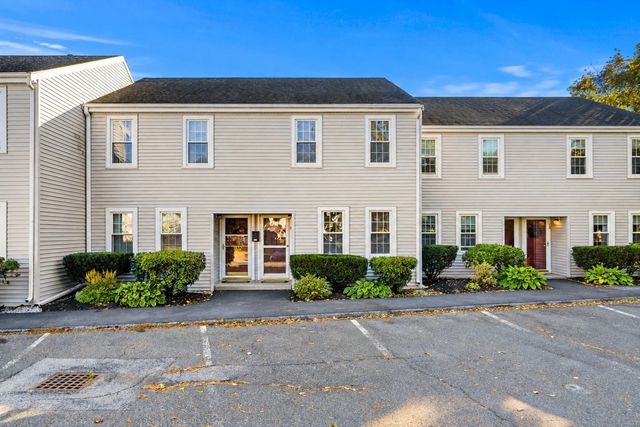 52 Warren St 8, Peabody, MA 01960