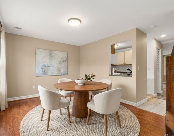 52 Warren St 8, Peabody, MA 01960