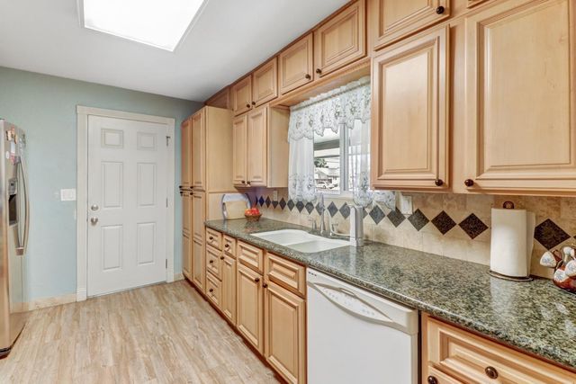4041 Constitution Ave, North Highlands, CA 95660