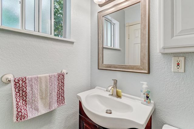 4041 Constitution Ave, North Highlands, CA 95660