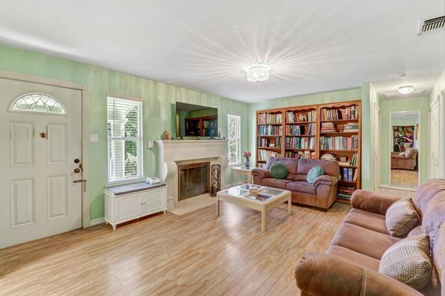 4041 Constitution Ave, North Highlands, CA 95660