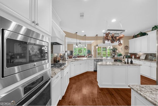 3768 Golden Leaf Point SW, Gainesville, GA 30504