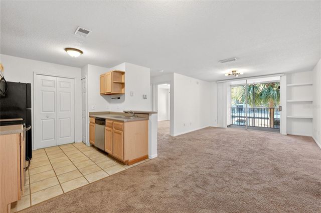 8915 LATREC AVE 2203, Orlando, FL 32819