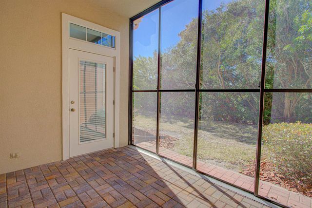 1653 Makarios Dr, St Augustine, FL 32080