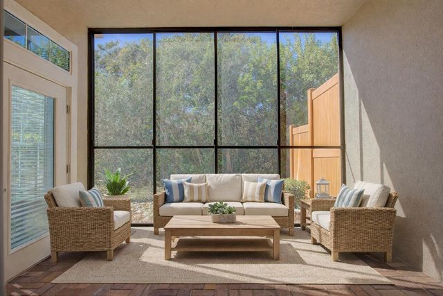 1653 Makarios Dr, St Augustine, FL 32080