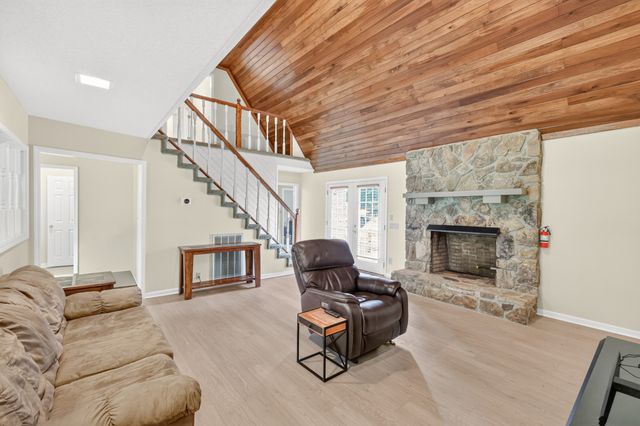 241 Camille St, Manchester, TN 37355