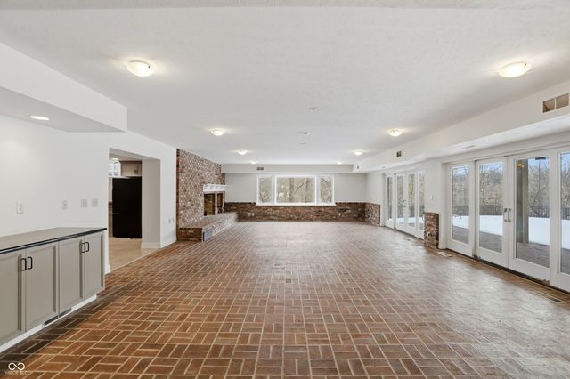 8602 Frontgate Lane, Indianapolis, IN 46256