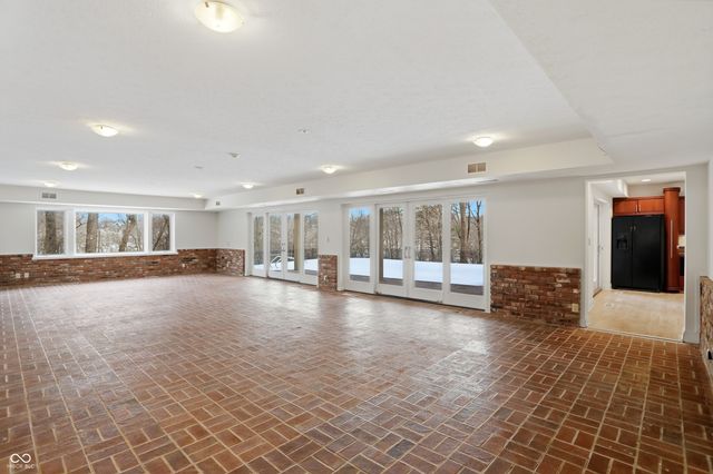 8602 Frontgate Lane, Indianapolis, IN 46256