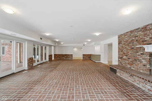 8602 Frontgate Lane, Indianapolis, IN 46256