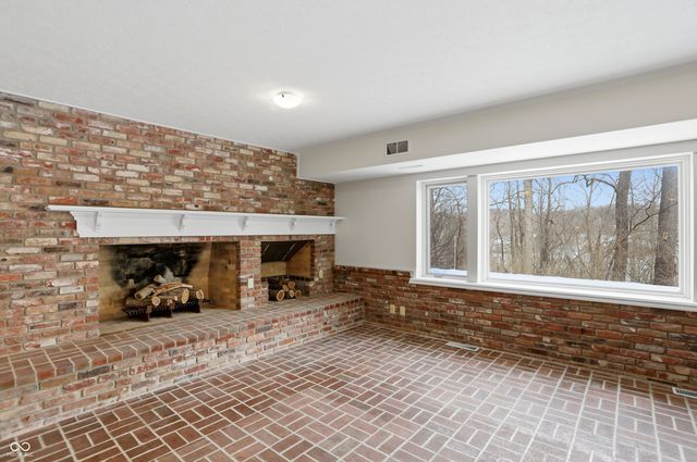 8602 Frontgate Lane, Indianapolis, IN 46256