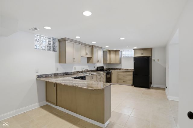 8602 Frontgate Lane, Indianapolis, IN 46256