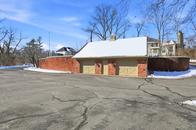 8602 Frontgate Lane, Indianapolis, IN 46256