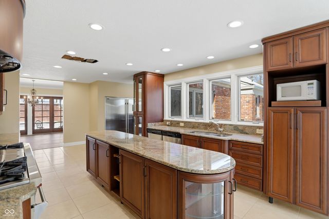 8602 Frontgate Lane, Indianapolis, IN 46256