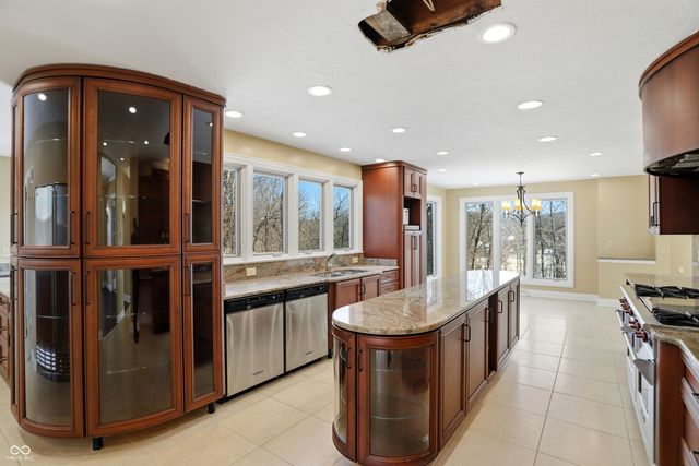 8602 Frontgate Lane, Indianapolis, IN 46256