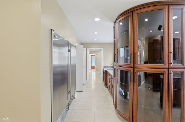 8602 Frontgate Lane, Indianapolis, IN 46256