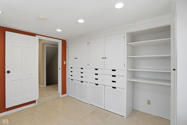 8602 Frontgate Lane, Indianapolis, IN 46256