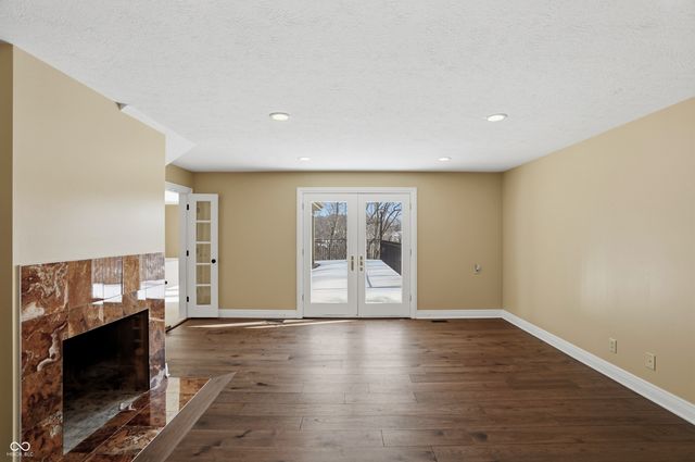 8602 Frontgate Lane, Indianapolis, IN 46256