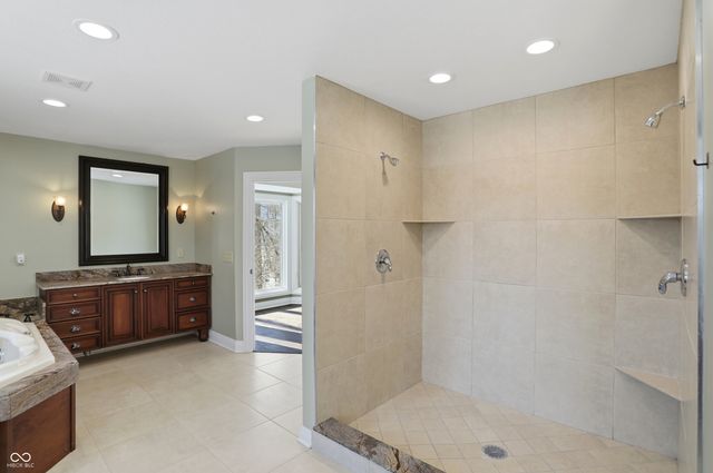 8602 Frontgate Lane, Indianapolis, IN 46256