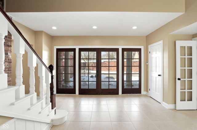 8602 Frontgate Lane, Indianapolis, IN 46256