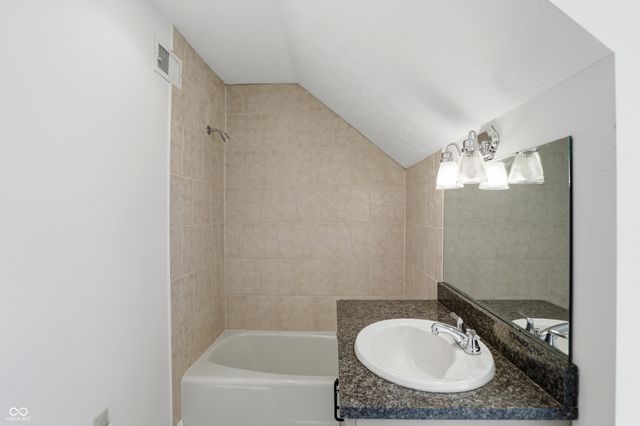 8602 Frontgate Lane, Indianapolis, IN 46256