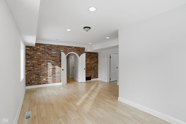 8602 Frontgate Lane, Indianapolis, IN 46256