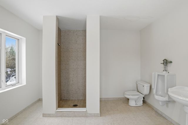 8602 Frontgate Lane, Indianapolis, IN 46256