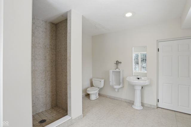 8602 Frontgate Lane, Indianapolis, IN 46256