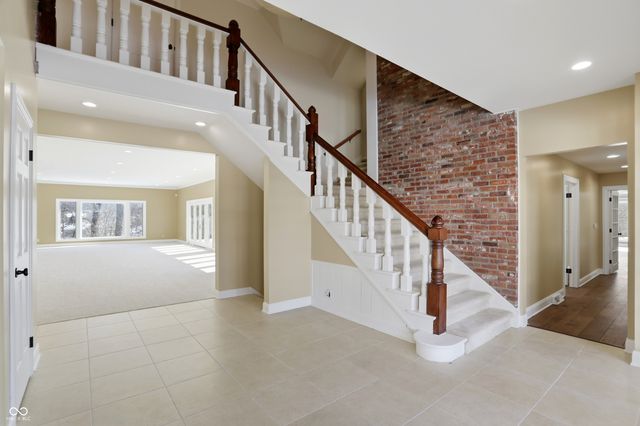 8602 Frontgate Lane, Indianapolis, IN 46256