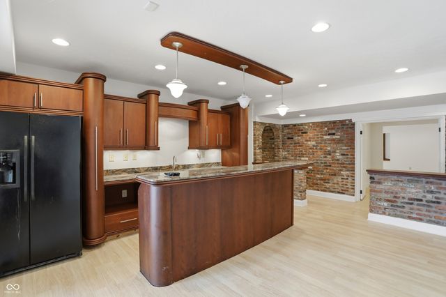 8602 Frontgate Lane, Indianapolis, IN 46256